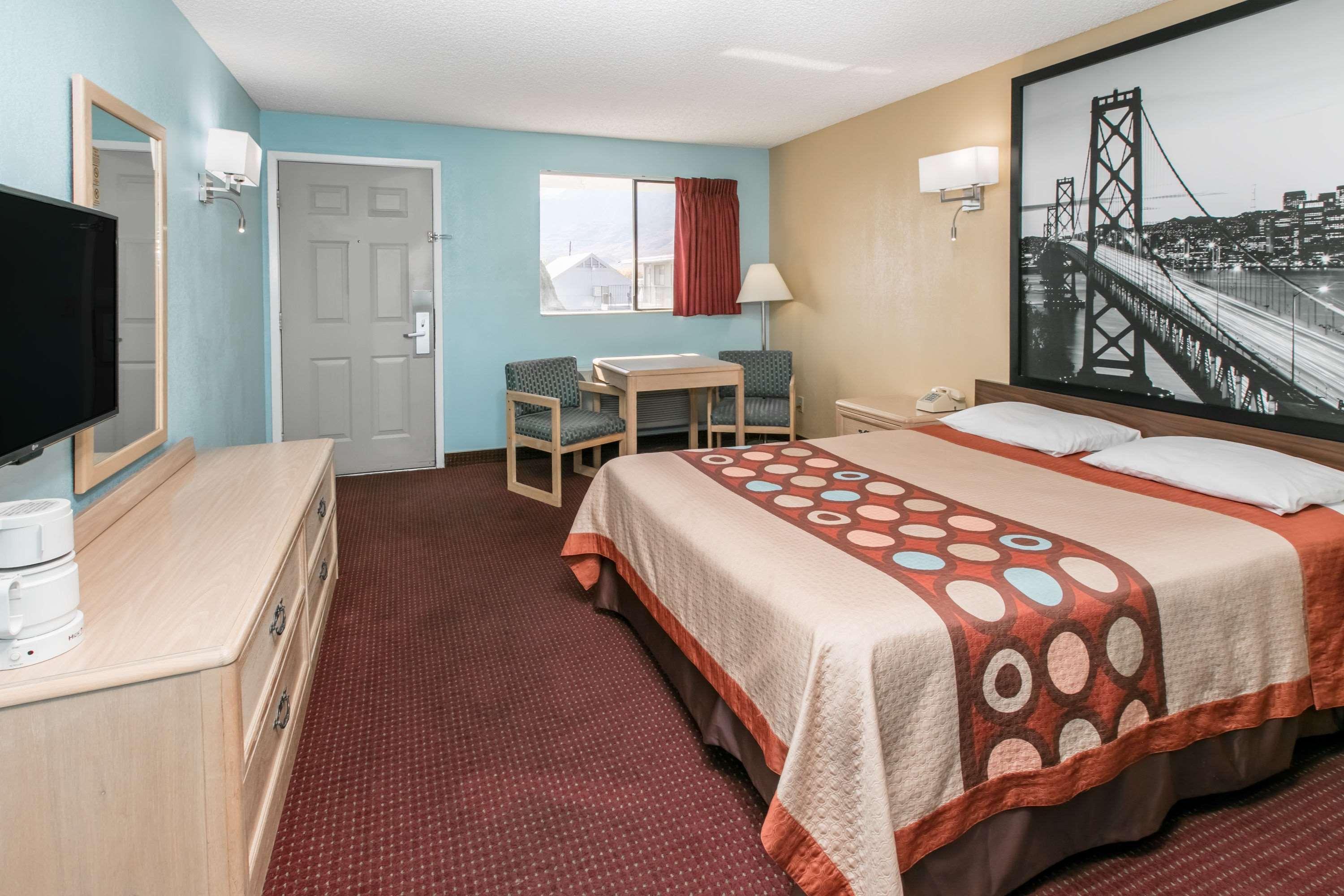 Motel Super 8 By Wyndham Bishop Exterior foto
