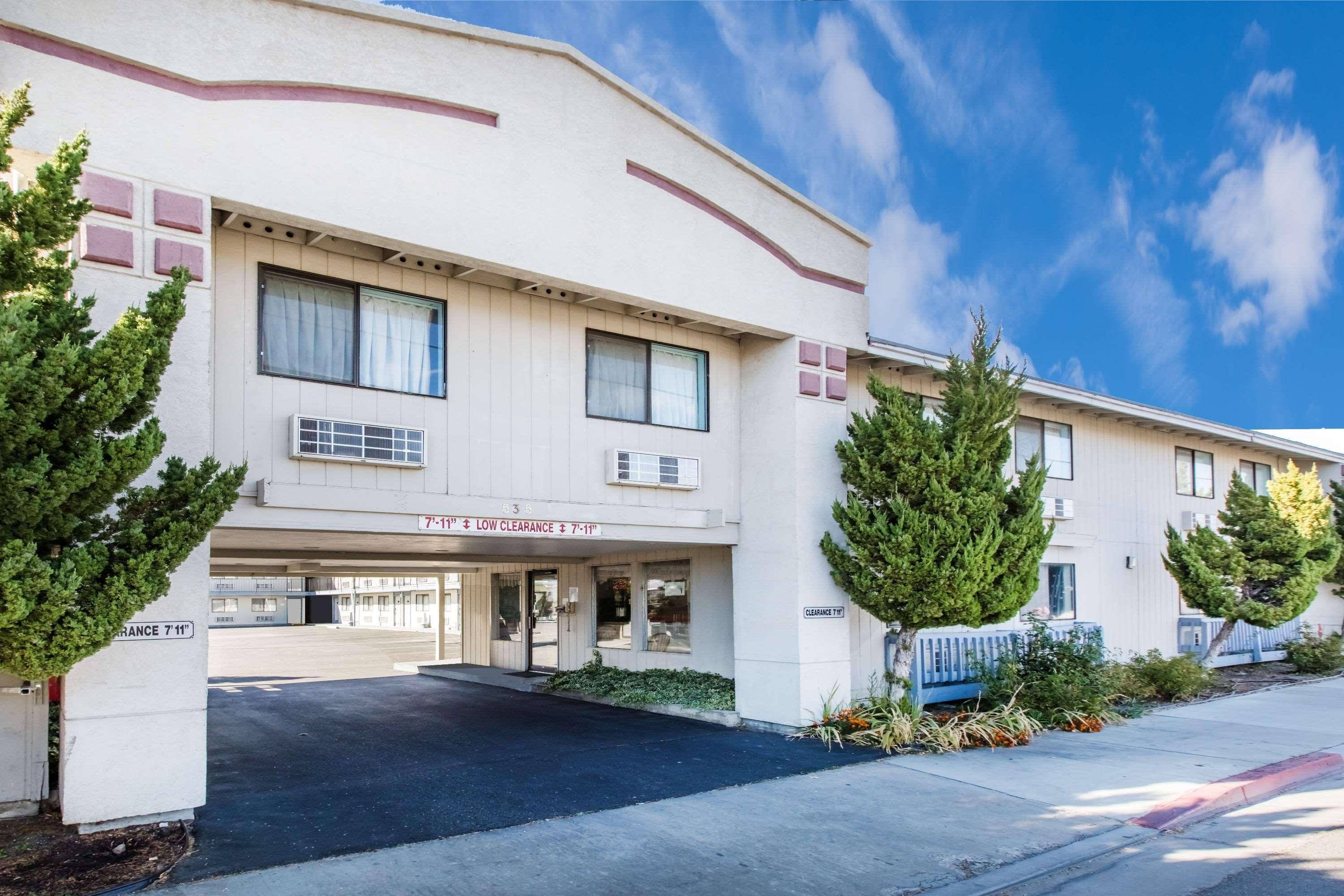 Motel Super 8 By Wyndham Bishop Exterior foto